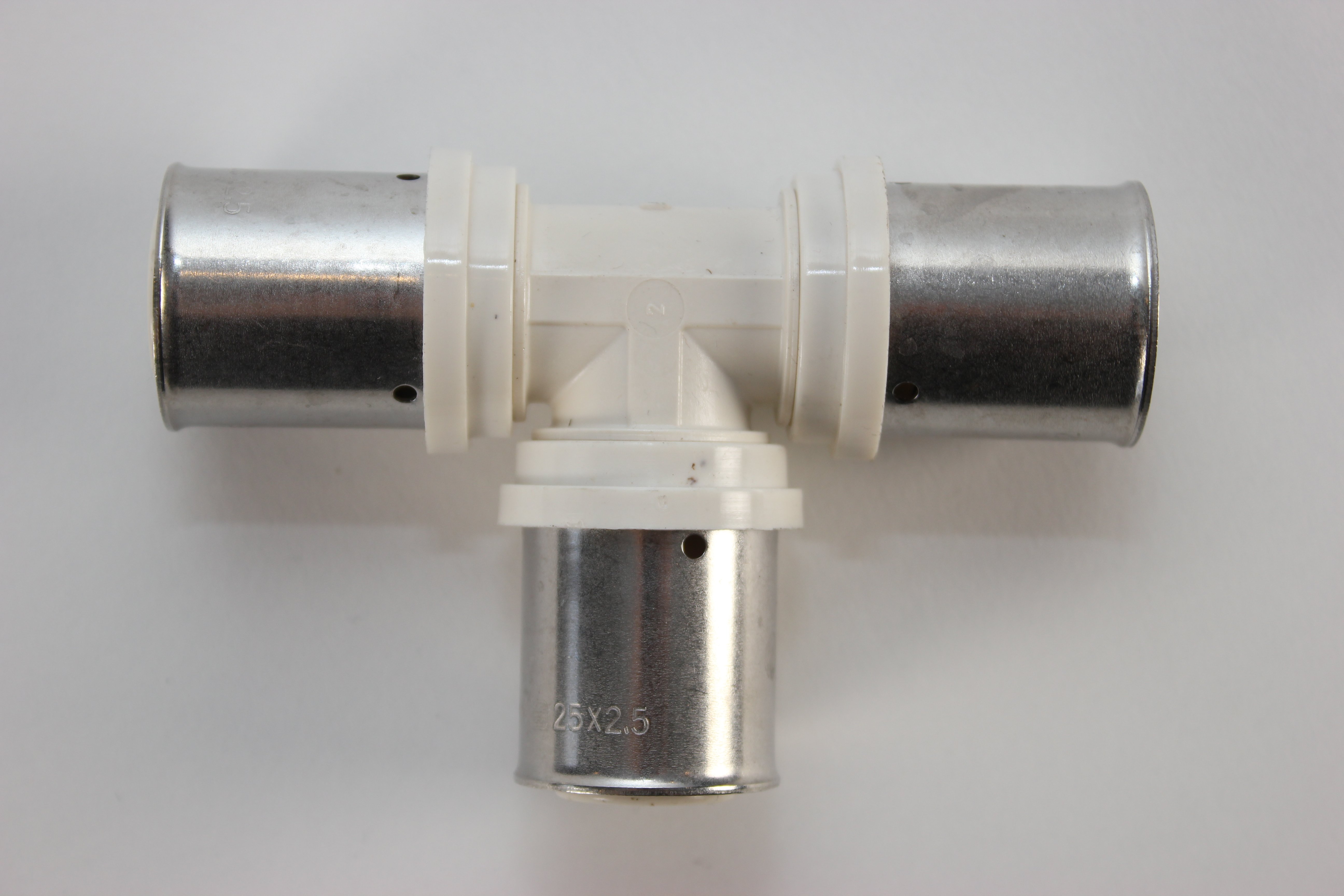 Maincor Composite Press Tee 16mm x 16mm x 16mm